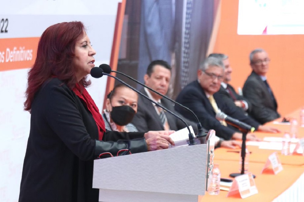 Más de 53 mil docentes de la Ciudad de México basificados en lo que va de la administración federal