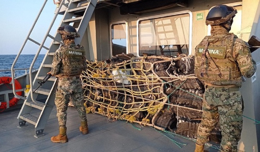 Marina asegura carga ilícita de aproximadamente 1, 312 kilogramos de presunta cocaína en la Costa de Chiapas
