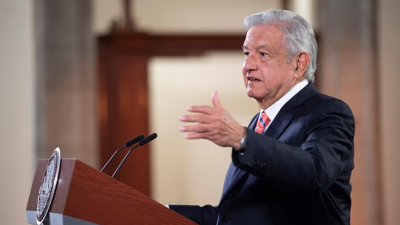 Presidente López Obrador envía iniciativa para nueva aerolínea que operaría la Sedena