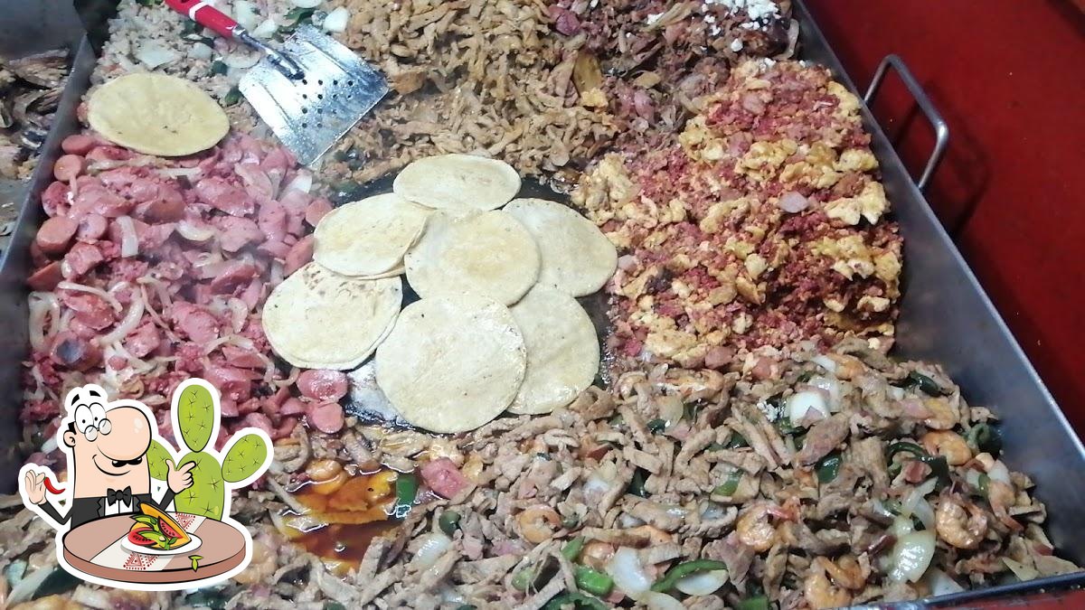 Haz turismo gastronómico visitando los tacos de basura de Querétaro